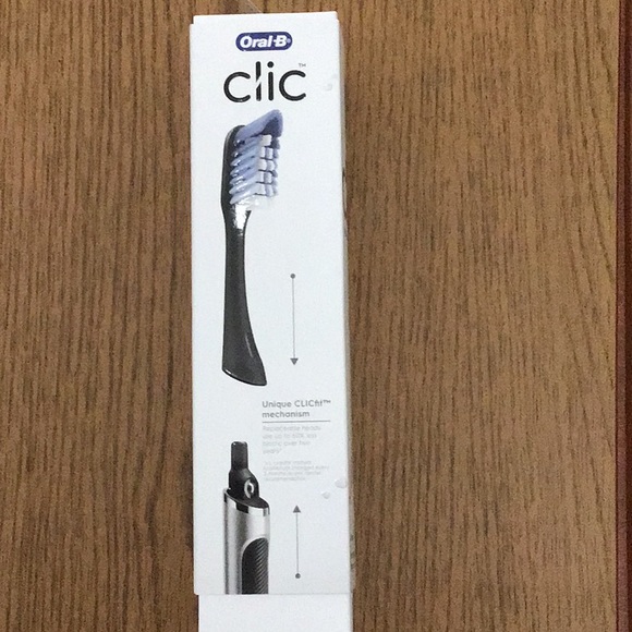 Brand New Oral B Clic Manual Toothbrush with Magnetic Brush Holder - Picture 2 of 3